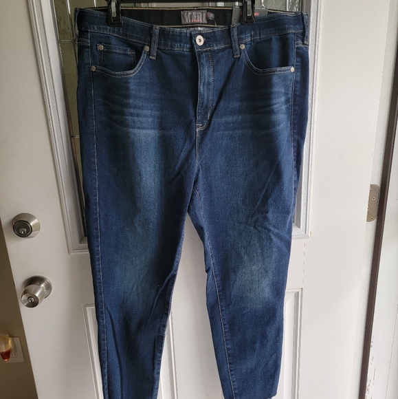 💥NEW! Sky High Skinny Jeans - Picture 1 of 8